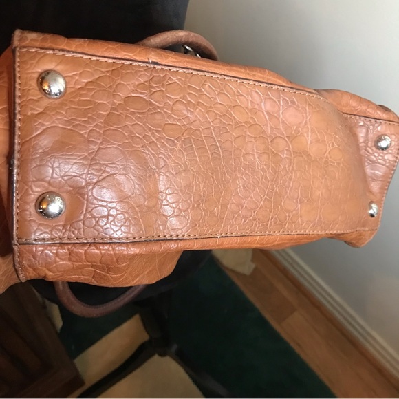 Michael Kors purse,Tan. Nice tote bag, Can be worn like a cross body bag. - Picture 6 of 6